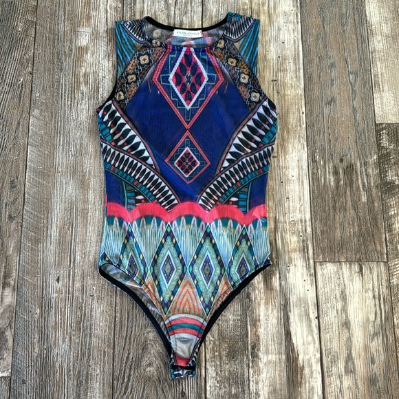NYLON APPAREL BEAUTIFUL TOP, SEXY SIZE MEDIUM - Picture 1 of 8